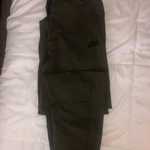 Nike Sportswear Woven Pants - Dark Green